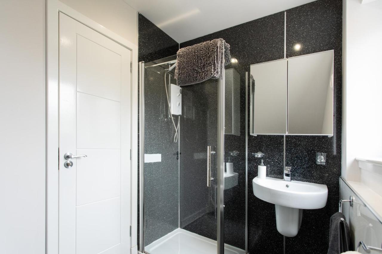 4 Private Bedroom House With 3 Parking Spaces Free Perth Exteriér fotografie