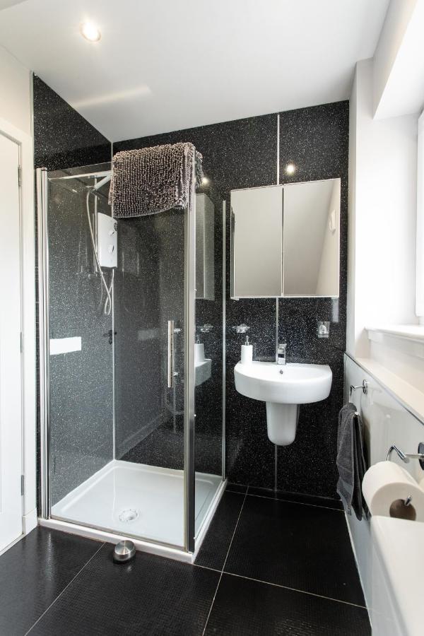 4 Private Bedroom House With 3 Parking Spaces Free Perth Exteriér fotografie